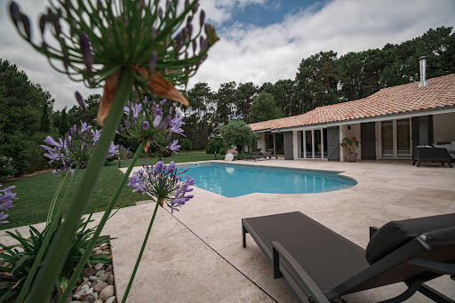 Photo de Pisciniste Poitiers - Piscines de France (86) - Construction de piscine à Vasles (79340)