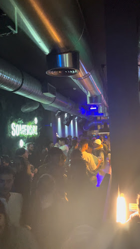 Comentários e avaliações sobre o Fabrik Bar
