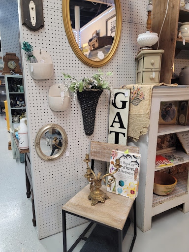 Fox Antique Mall - Thumbnail