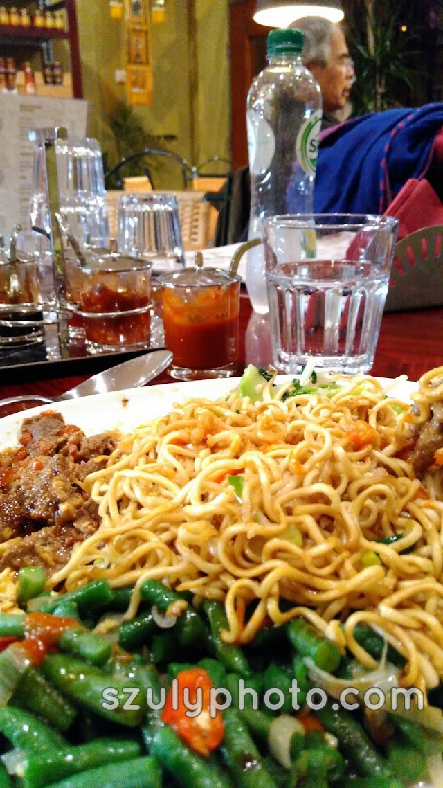 Made's Warung