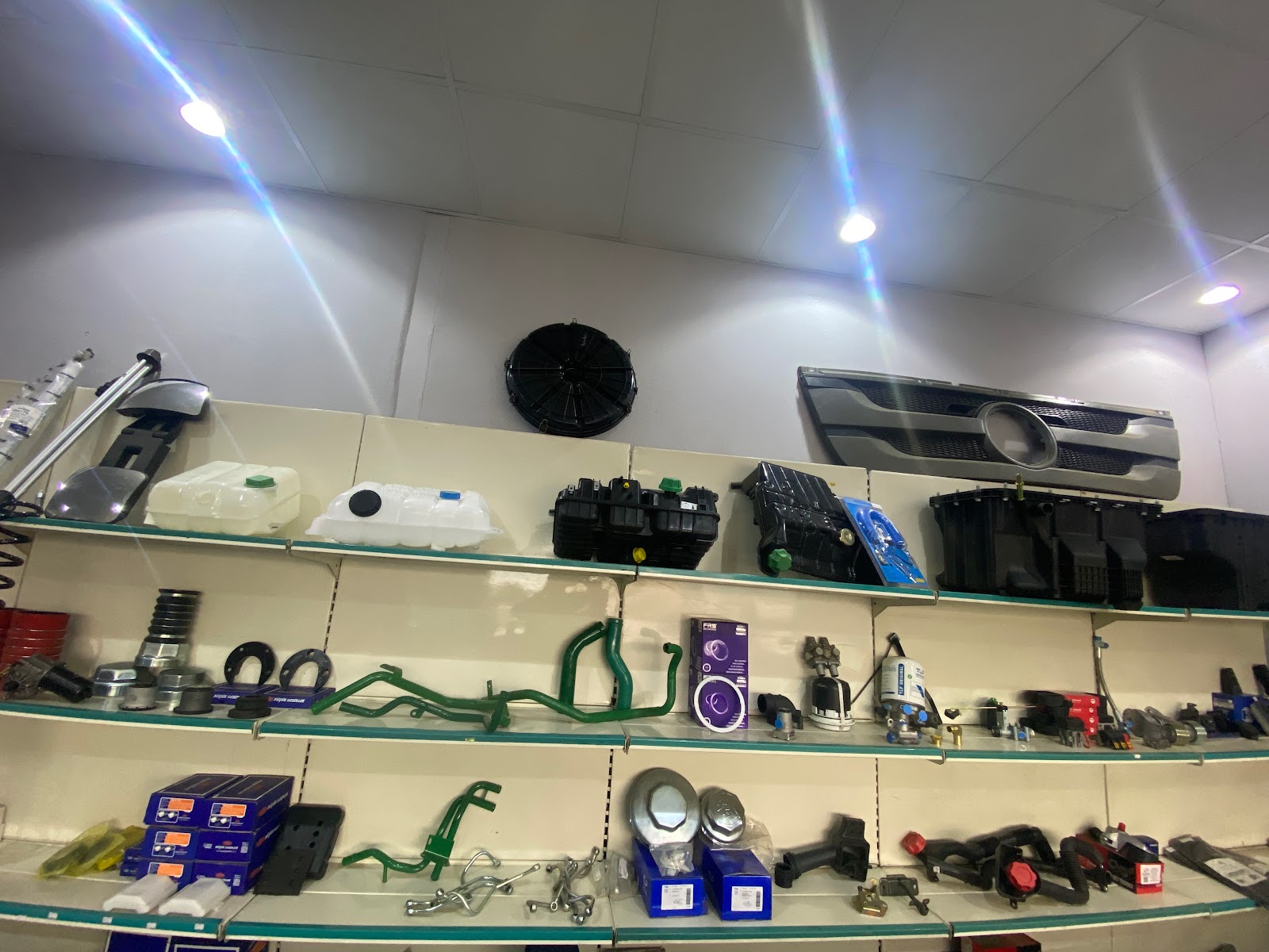 مؤسسة مدينة الشاحنات لقطع الغيار - صورة 2