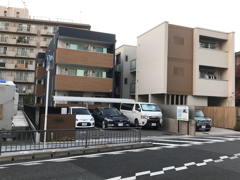 ブルージェイダイト 高槻ミューズ校前