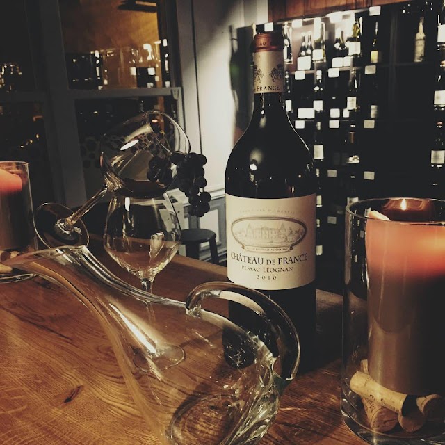 La Cave - Bar à Vin