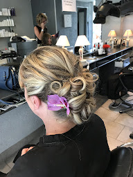 Photo n°17 de Virginie Coiffure à Nanteuil-lès-Meaux (Salon de coiffure)