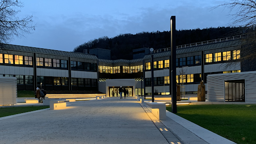 Höhere Technische Bundeslehranstalt (HTL) Weiz Dr.-Karl-Widdmann-Straße 40, 8160 Weiz, Österreich