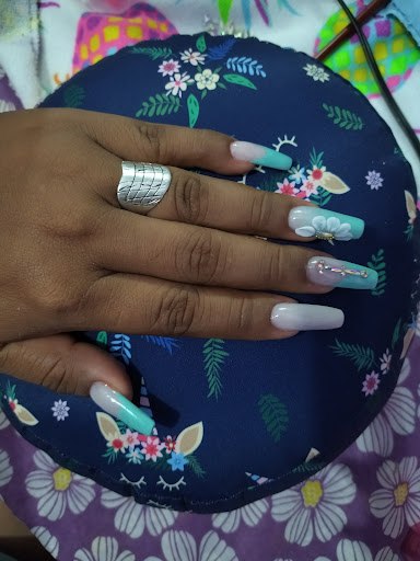 YOLIS NAILS - Visual