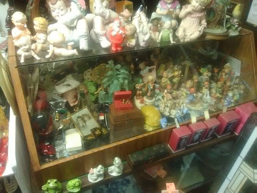 Russ & Barb's Antiques - Thumbnail