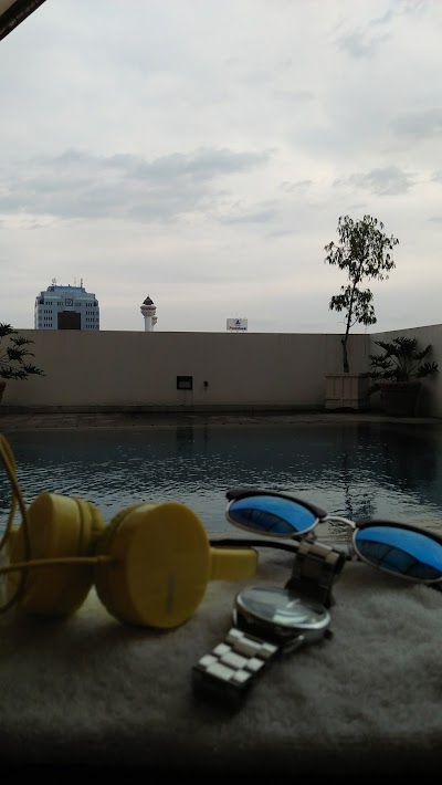Photos of Gold's Gym