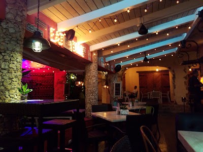 Photos of La Ca&ntilde;a Bar and Lounge