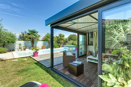 Photo de AKENA véranda, extension de maison, pergola bioclimatique, carport et pool house Caen à Fleury-sur-Orne (14123)