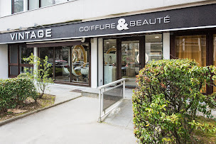 Photo n°15 de Vintage Coiffure & Beauté By V.N.T.G à Annecy (Magasin de produits de beauté)
