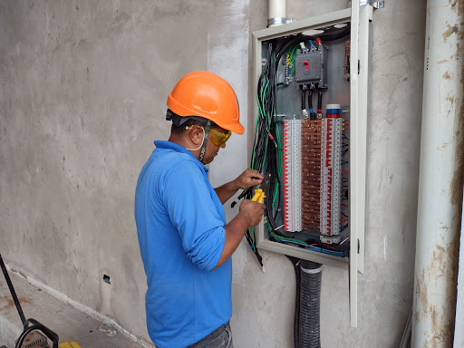 Eletricista Bauru-SP, Voltolin Eletrica - Ar - Segurança - Automação residencial - Projetos .