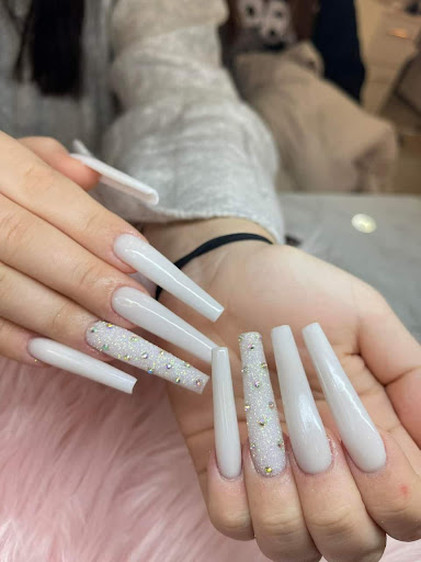 Victoria Nails & Hair