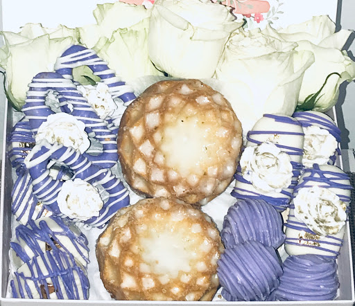 Berries & Kream Sensational Cakes - Thumbnail