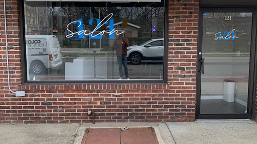 Salon 121