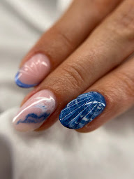 Photo n°7 de Pretty Nails By Clara à Merlevenez (Salon de manucure)