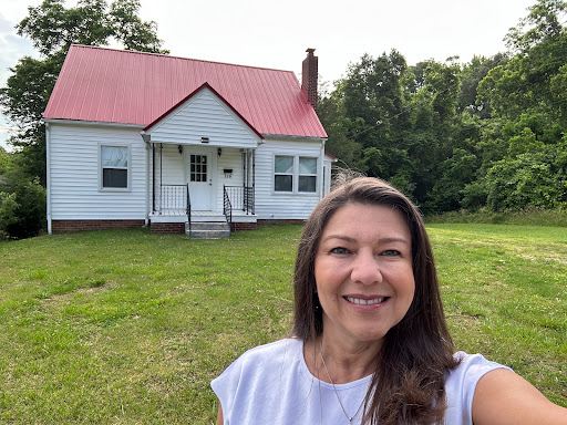 Adriana Reyes Realty - Thumbnail