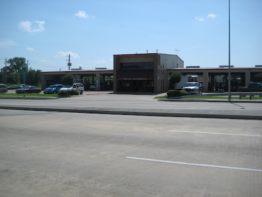 Payne's Automotive Logo