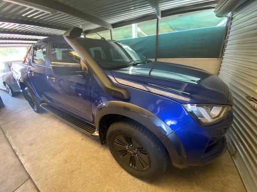 Peter Warren Isuzu UTE - Thumbnail