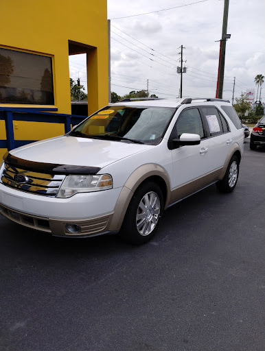 Bond Auto Sales of St Petersburg - Thumbnail