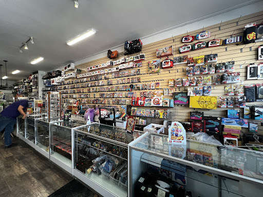 The Trading Card Store Lindsay - Thumbnail