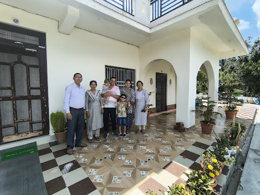 “Happy moments with our wonderful guests at Himalayan Tea Retreat. Thank you for choosing us and… post image