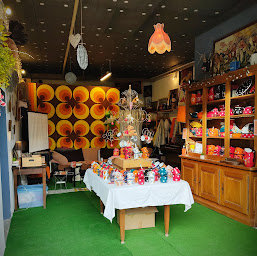 Photo n°3 de Pigmento - Vaisselle en acier émaillé et Objets Vintages à Pont-de-Barret (Magasin d'articles de maison asiatiques)