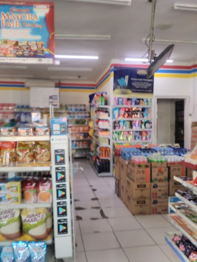Photos of Indomaret Cipamokolan