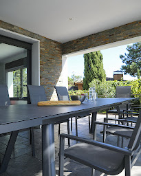 Photo n°1 de TERRIA - Mobilier de jardin et pergolas à Quincy-Voisins (Magasin de mobilier de jardin)