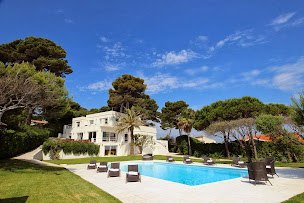 Photo n°9 de Douglas Elliman Mougins | Agence immobilière de Luxe à Mougins (Inspecteur immobilier)