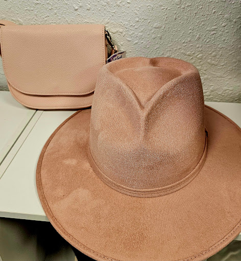 Do2Much Boutique - Visual