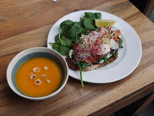 Photo n°75 de La Balle au Bond - La Péniche à Paris (Café)