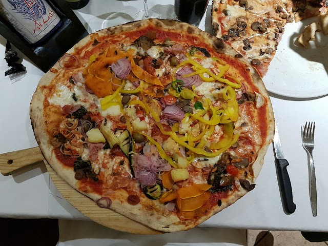 Ristorante Pizzeria alle Rose - Specialita' Baccala' e Pizze alla Soia