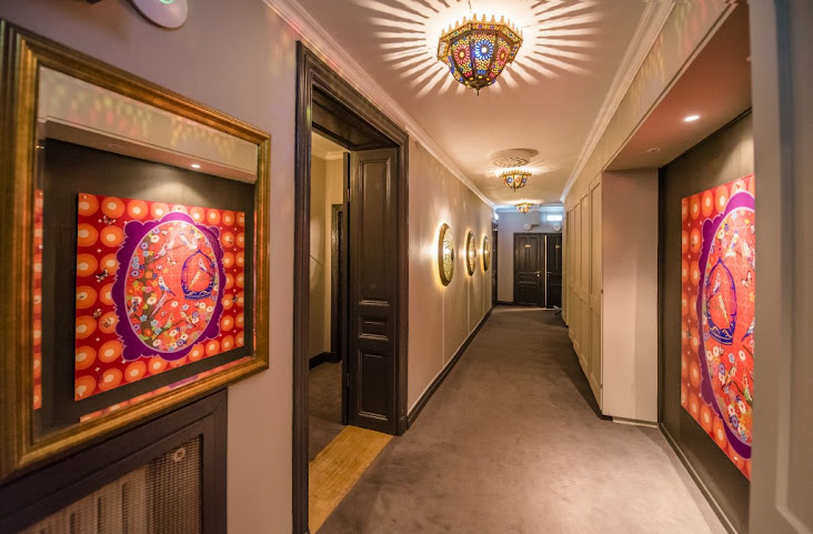 Unique Hotel by null