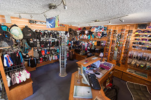 Photo n°16 de SPORT 2000 DUMOULIN SPORTS - Location ski Crest-voland à Crest-Voland (Magasin de vêtements de sport)