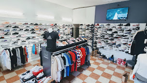 Photo n°2 de KL DÉSTOCKAGE à Lyon (Magasin de chaussures)