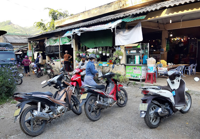 Chợ Thị Trấn Sơn Tây