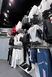 Photo n°6 de Foot Korner Val D'europe à Serris (Magasin d'articles de sports)