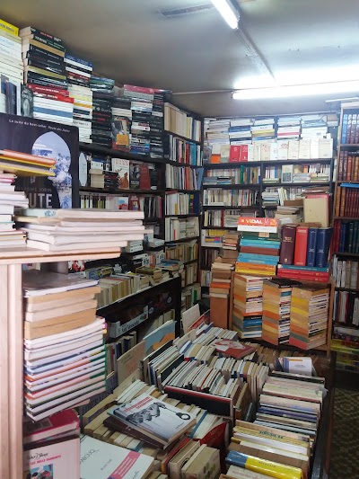 Photos of Bouquiniste Chella.