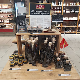 Photo n°7 de Jacky Leduc, Charcuteries Traditionnelles de Normandie, dont la véritable Andouille de Vire. à Le Teilleul (Charcuterie)