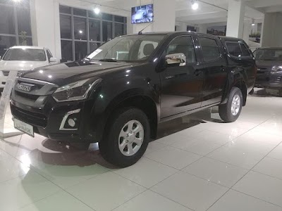 Isuzu Albania