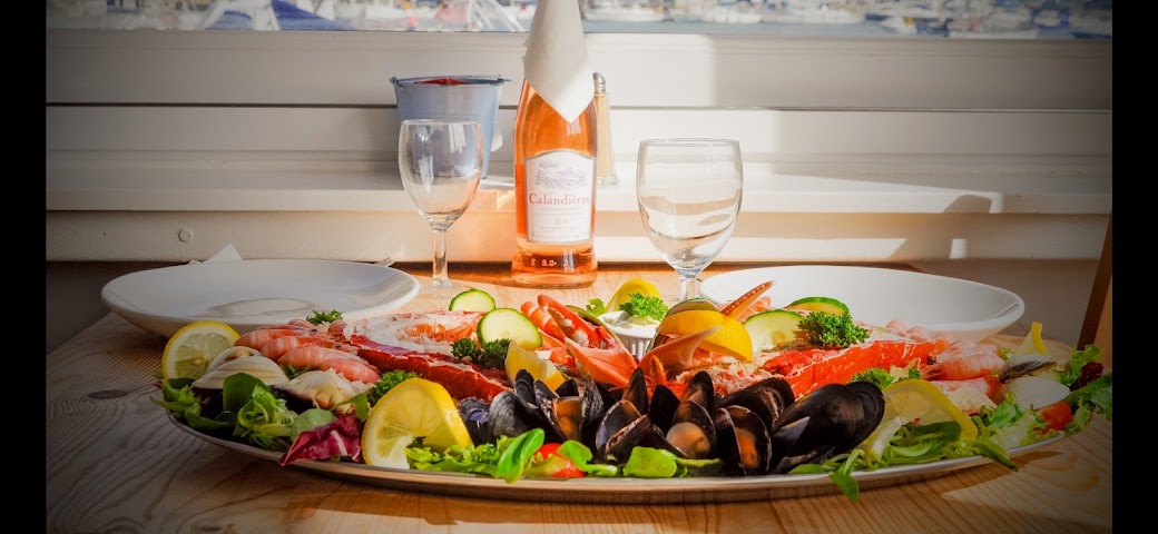 The Harbour View Cafe by null