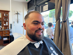 Photo n°32 de LUI COIFFEUR HOMME BARBIER SAINTE MAXIME à Sainte-Maxime (Barbier)