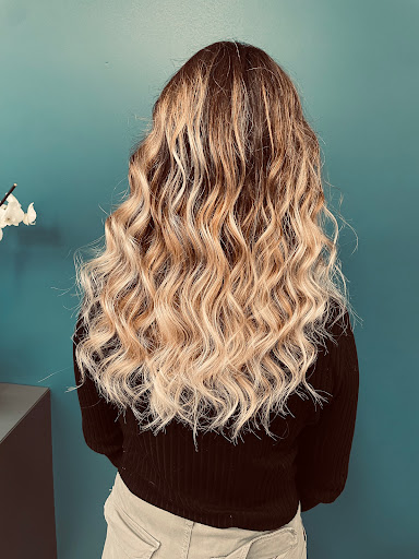 Blond Inside - Visual