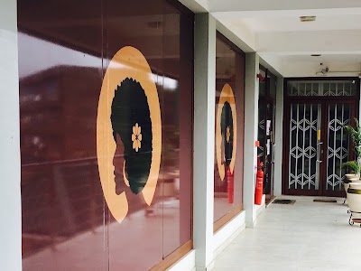 Photos of Twists & Locs Salon - Osu