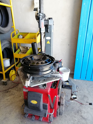 Especialistas en reparacion de Rines. Vulcanizadora y Llantera Don Chucho. - Thumbnail