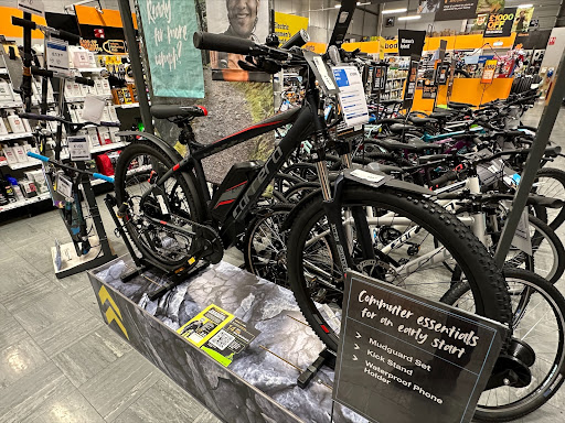Halfords - Ashbourne - Visual
