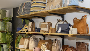 Photo n°4 de Comptoir des sacs à Nort-sur-Erdre (Magasin de maroquinerie)