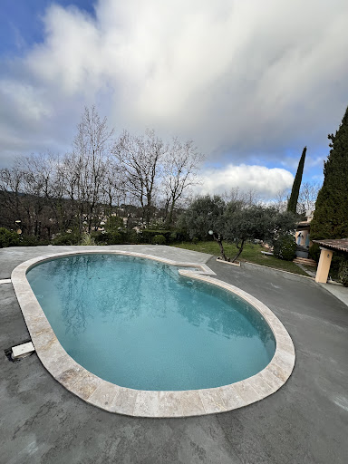 Photo de Creanova piscines à Trans-en-Provence (83720)