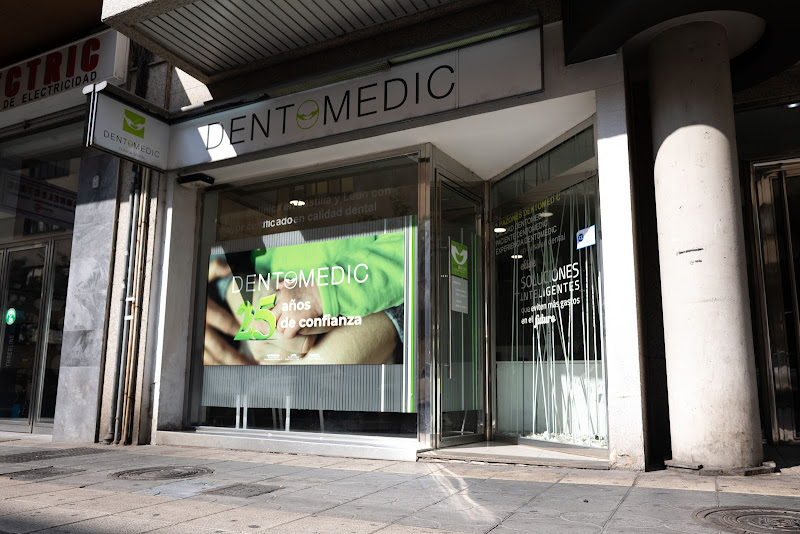 Clínica dental DENTOMEDIC León